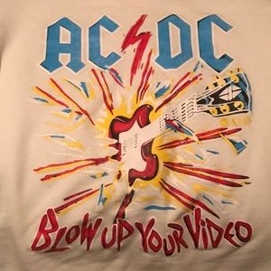 Gucci crew neck Large fits like medium